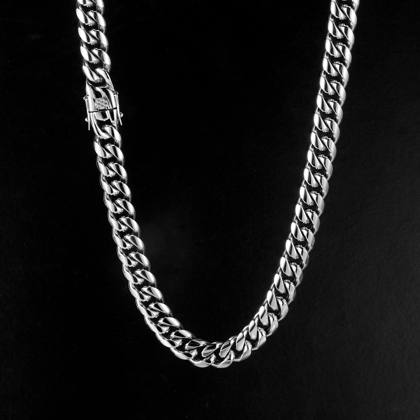 Customizable Cuban style chain
