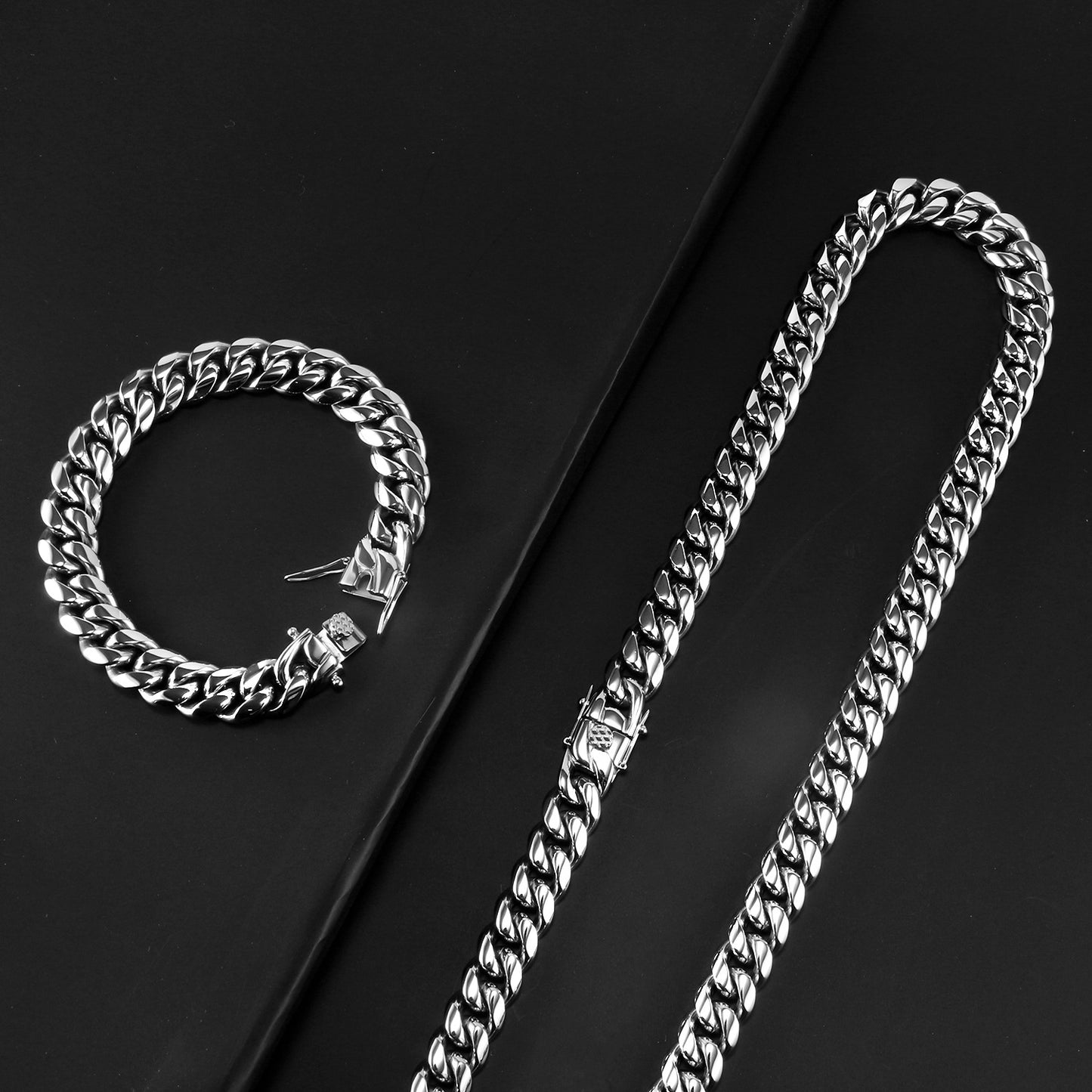 Customizable Cuban style chain